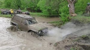 Бешеный Nissan Patrol Y60 с порталами на бездорожье