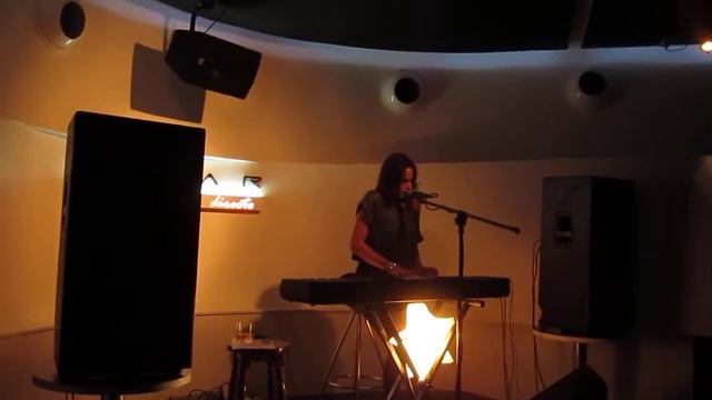 Naves Y Nubes -by Rebequita Jimenez, Santiago (Sonar, 9/11/12)