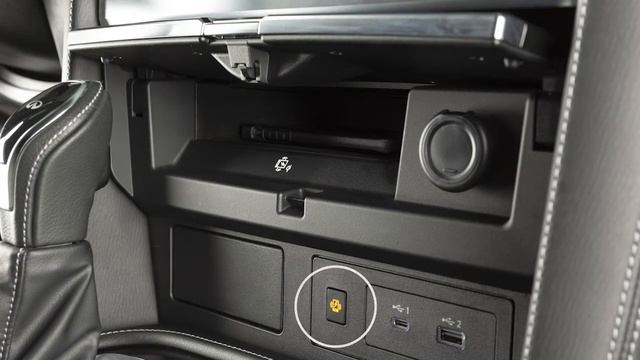 2022 INFINITI QX80 - Wireless Charger (if so equipped) смотреть онлайн