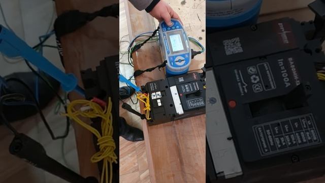 Дифференциальный селективный автоматический выключатель смотреть онлайн