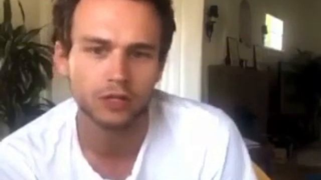 Paper Hearts (Brandon Flynn Video) смотреть онлайн