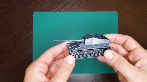 Обзор сборной модели German Pz. Sfl. IVa Dicker Max (Толстый Макс) от "TRUMPETER" в 72 масштабе.