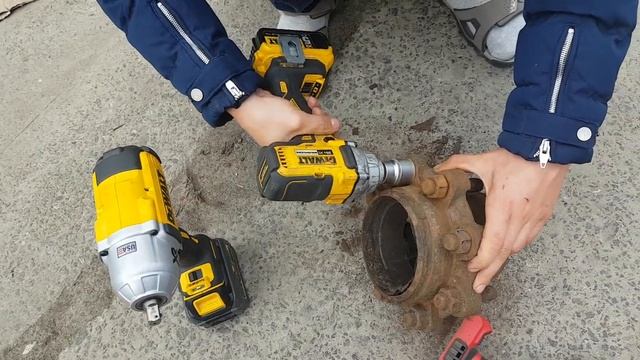Dewalt Dcf894 Vs Mac Tool Mcf894 Vs Dewalt Dcf899 порівняння гайковертів 5