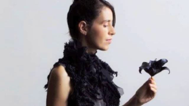 JS Bach Partita For Solo Violin BWV 1002  - Sarabande (Amandine Beyer)