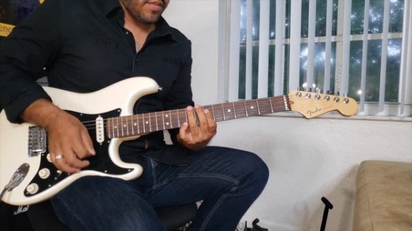 USA vs MEXICO Fender Deluxe Stratocaster