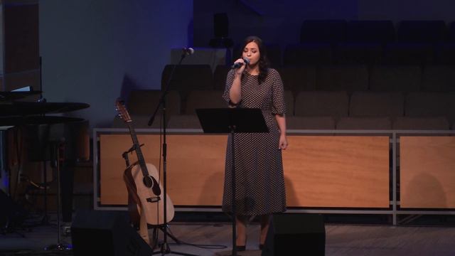 Пение - "Кто ты есть человек" - Зина Высоцкая смотреть онлайн