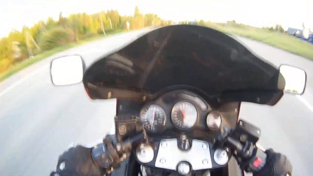 Suzuki RF 900 смотреть онлайн