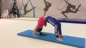 Как научиться делать "Мостик". "Мостик" с переходом на локти Гимнастика. Акробатика