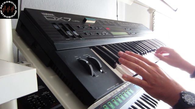 YAMAHA DX7 II FD with E! board FM Synthesizer (1987) RetroSound Soundscapes - Sound Demo смотреть онлайн
