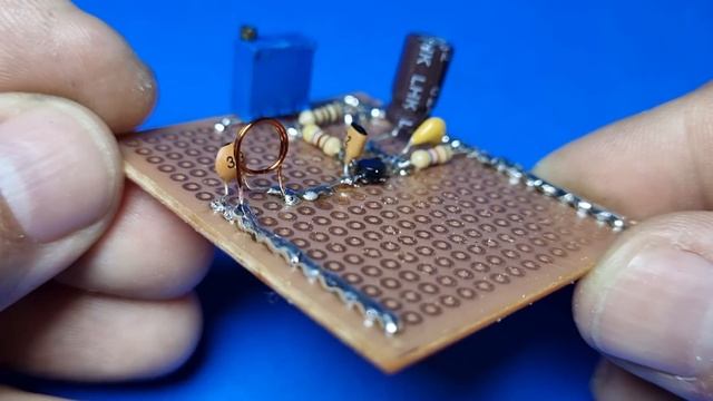 How to Make Video Transmitter - UHF TV Transmitter смотреть онлайн