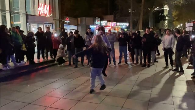 Гогия Лезгинка 2022 Девушки Танцуют Очень Красиво Gogia На Улице Руставели В Тбилиси ALISHKA смотреть онлайн