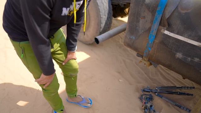 Truck Vs Helmets - ट्रक चढ़ाकर देखा हैलमेट का दम - लाखों का नुकसान ? смотреть онлайн