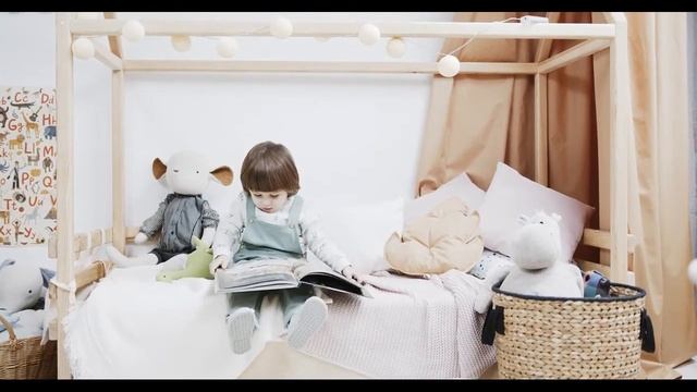 Стихи "Мама спит, она устала..." смотреть онлайн