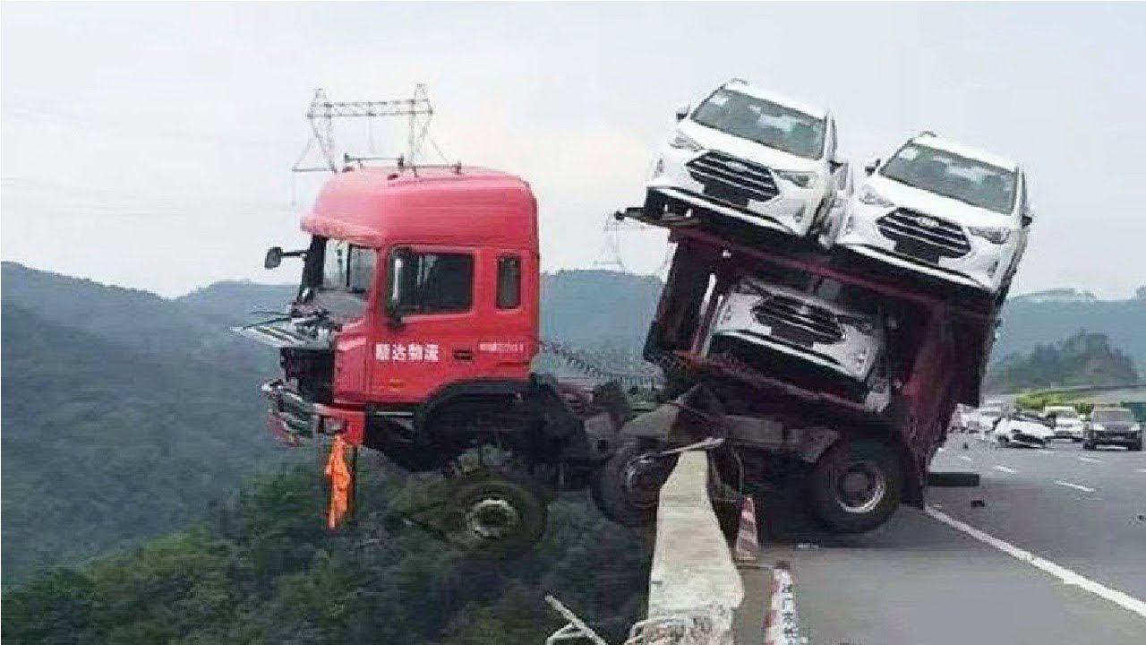 Через Секунду Его Не Станет! Эти Случаи на Дороге Вы Запомните на Всю Жизнь смотреть онлайн