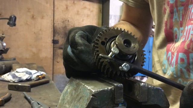 Взведение шестерни впускного распредвала на двигателе 4AFE смотреть онлайн