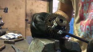 Взведение шестерни впускного распредвала на двигателе 4AFE