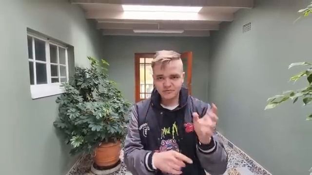 Remix - Move смотреть онлайн