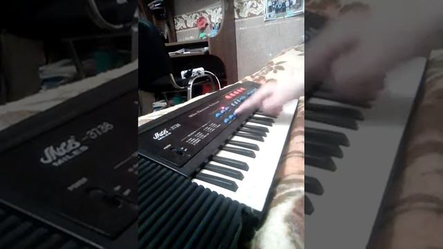 Я СЛОМАЛА ПИАНИНО? ОНО НЕ РАБОТАЕТ!! ЛАРИСА ИГРАЕТ РОК смотреть онлайн