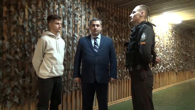 Вопросы задержания под угрозой применения оружия (Колледж полиции) смотреть онлайн