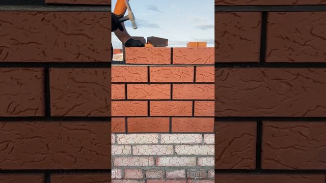 Кладка облицовочного кирпича #shortsvideo #стройка #дом #строительство #процессработы смотреть онлайн
