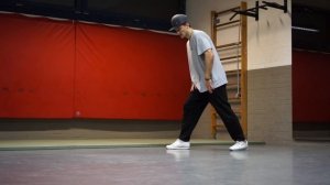 учимся ТАНЦЕВАТЬ ногами - КРУТЫЕ движения НОГАМИ для НАЧИНАЮЩИХ и не только