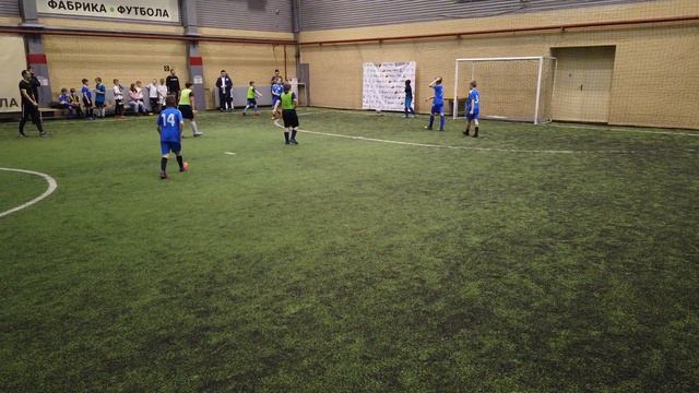 Турнир SPORT is LIFE на Фабрике Футбола 05.02.2023 - игра 7 FCFV черные смотреть онлайн