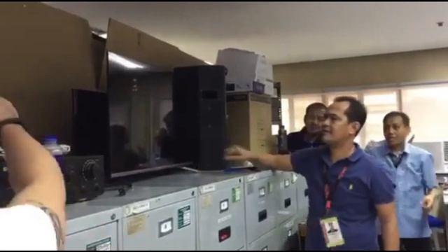 Unboxing Skyworth 40