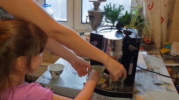 Кофеварка DeLonghi EC 820 b/обзор кофеварки рожкового типа