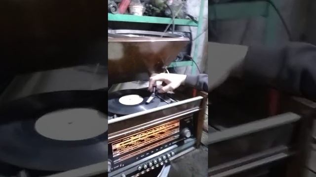 Мой "MP-3" проигрыватель в гараже! смотреть онлайн