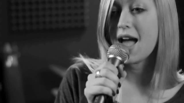Bruno Mars - Grenade (Julia & Tyler Acoustic Cover + Elbow - iPhone drums) смотреть онлайн