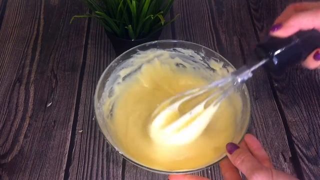 Шарлотку готовлю только по такому рецепту. Всегда получается пышная и воздушная смотреть онлайн