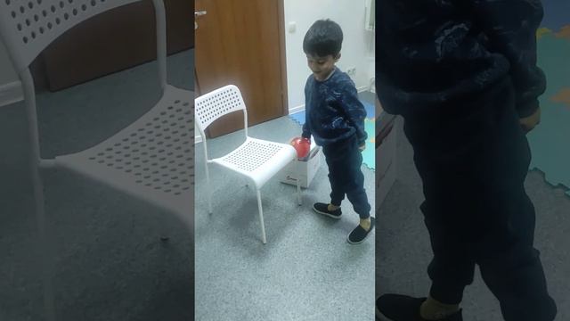 Урок английского для малышей (on in under) #английскийдлядетей #английскийязык смотреть онлайн