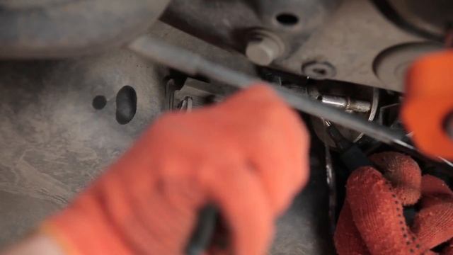 Návod: Jak vyměnit palivový filtr na SKODA OCTAVIA 2 (1Z3) смотреть онлайн