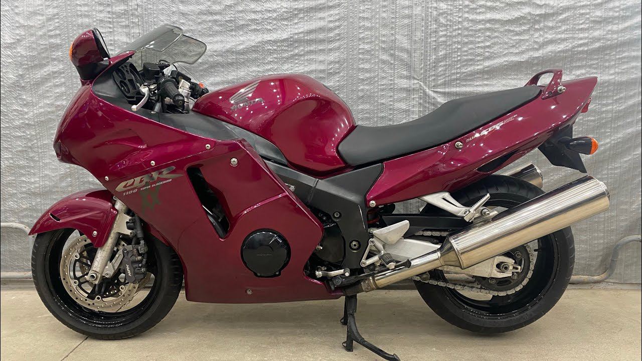 Осмотр Honda CBR1100XX Super Blackbird (1997) смотреть онлайн
