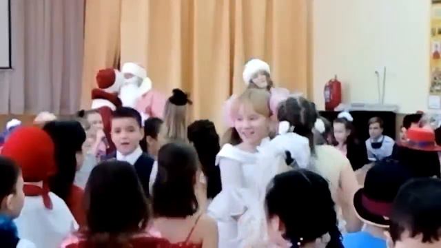 Афина Шигабутдинова Новогодняя смотреть онлайн