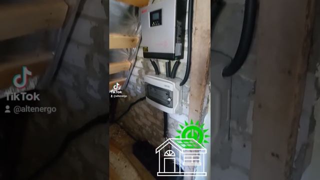 Вартість під ключ 1600$. 1.1 кВт панелей. 3 кВт інвертор. 65 а/г аккумулятор.