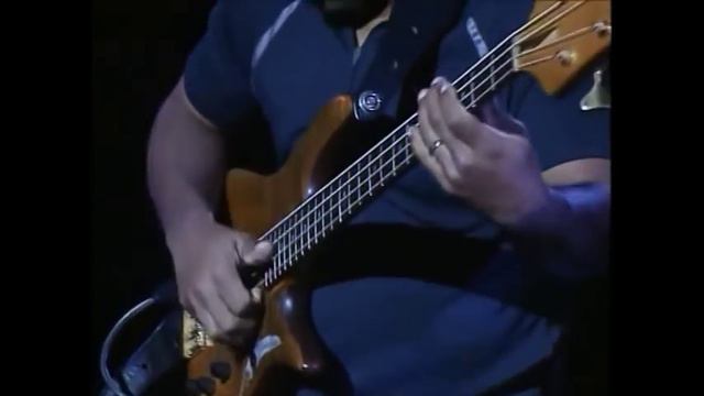 Victor Wooten Incredible Bass Solo смотреть онлайн