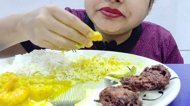 ASMR: EATING PRAWNS IN MUSTARD SAUCE , KOFTA CURRY, CABBAGE PAKORA WITH DAAL AND RICE | NO TAKING смотреть онлайн