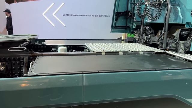 Lançamentos da Volvo na Fenatran 2022 | Tem até FM elétrico | Curiosidade Automotiva смотреть онлайн