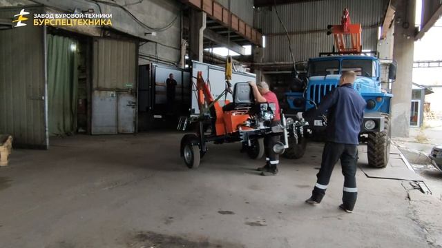 Мобильный экскаватор МЭС15 Скорпион. Отгрузка. Видео от Завода Буровой Техники смотреть онлайн