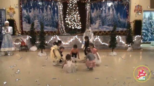 Танец с бубенчиками | Daycare "Teremok" 2016 смотреть онлайн