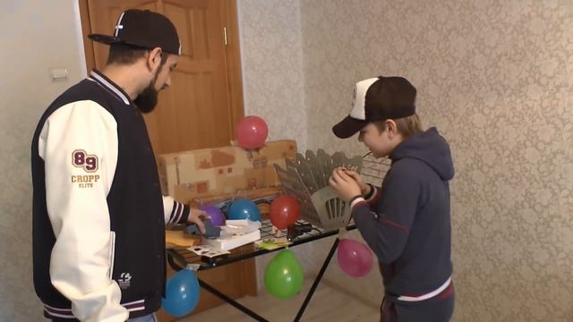 ОФИГЕТЬ! РОДИТЕЛИ ПОДАРИЛИ ЗОЛОТУЮ ЦЕПОЧКУ ! Parents Gave  GOLD VLOG