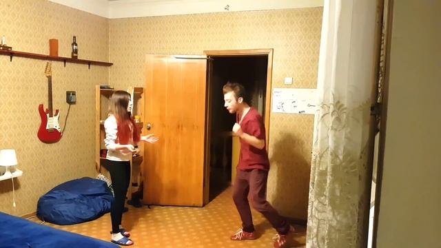 МЕНЯ УДАРИЛО ТОКОМ ПРАНК / Я УМРУ ИЛИ НЕТ / ВИДЕО НЕ БУДЕТ МЕСЯЦ / ВЕСЕЛЫЙ ПРАНК НАД ДЕВУШКОЙ смотреть онлайн