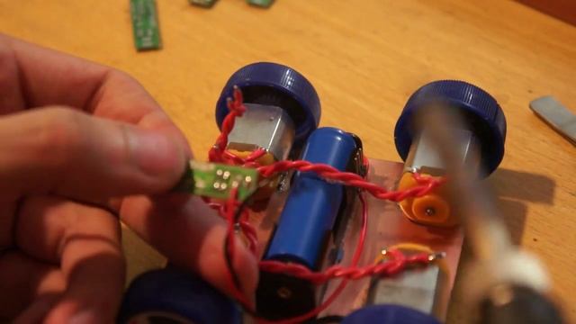 Пайка проводов на микросборку МСДМК009 смотреть онлайн