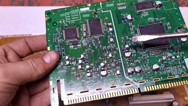 Золото и интересные блоки в старых импортных ЭЛТ телевизорах смотреть онлайн