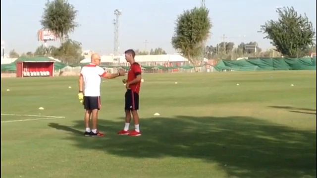 Entrenamiento del Sevilla sin los internacionales смотреть онлайн