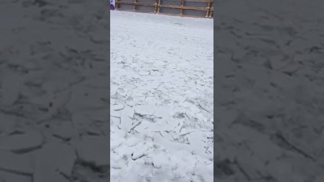 Каток в Саратове на набережной!!! Ура он открылся!!! смотреть онлайн