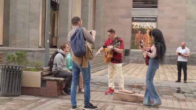 ГИТАРИСТЫ виртуозы ПРИТВОРИЛИСЬ ИНОСТРАНЦАМИ на УЛИЦЕ и ШОКИРОВАЛИ ПРОХОЖИХ Ft  Гитара с нуля