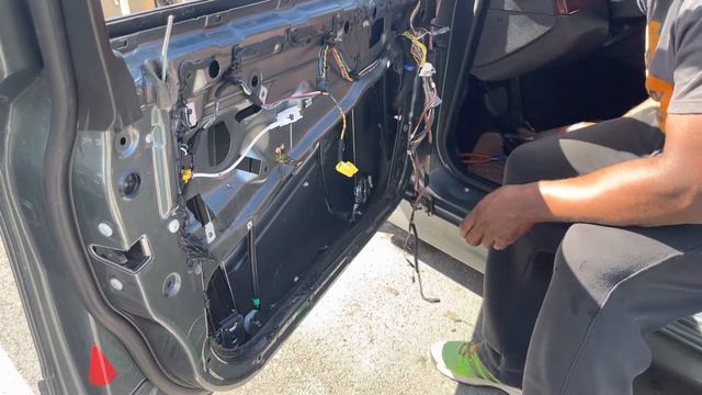How to install a window regulator and motor on my E39 BMW 2003 @chrisfix смотреть онлайн