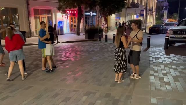 Открытый урок по бачате в Тбилиси. Занятие вёл Денегин Сергей смотреть онлайн